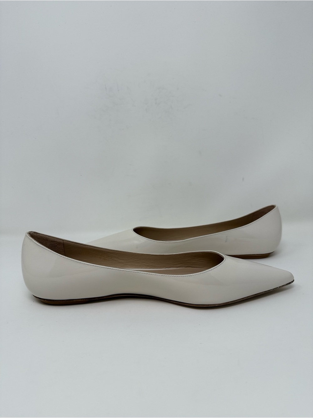 New Stuart Weitzman Emilia Pointed Toe Flat Cream Patent Sz 7.5 - Picture 13 of 16